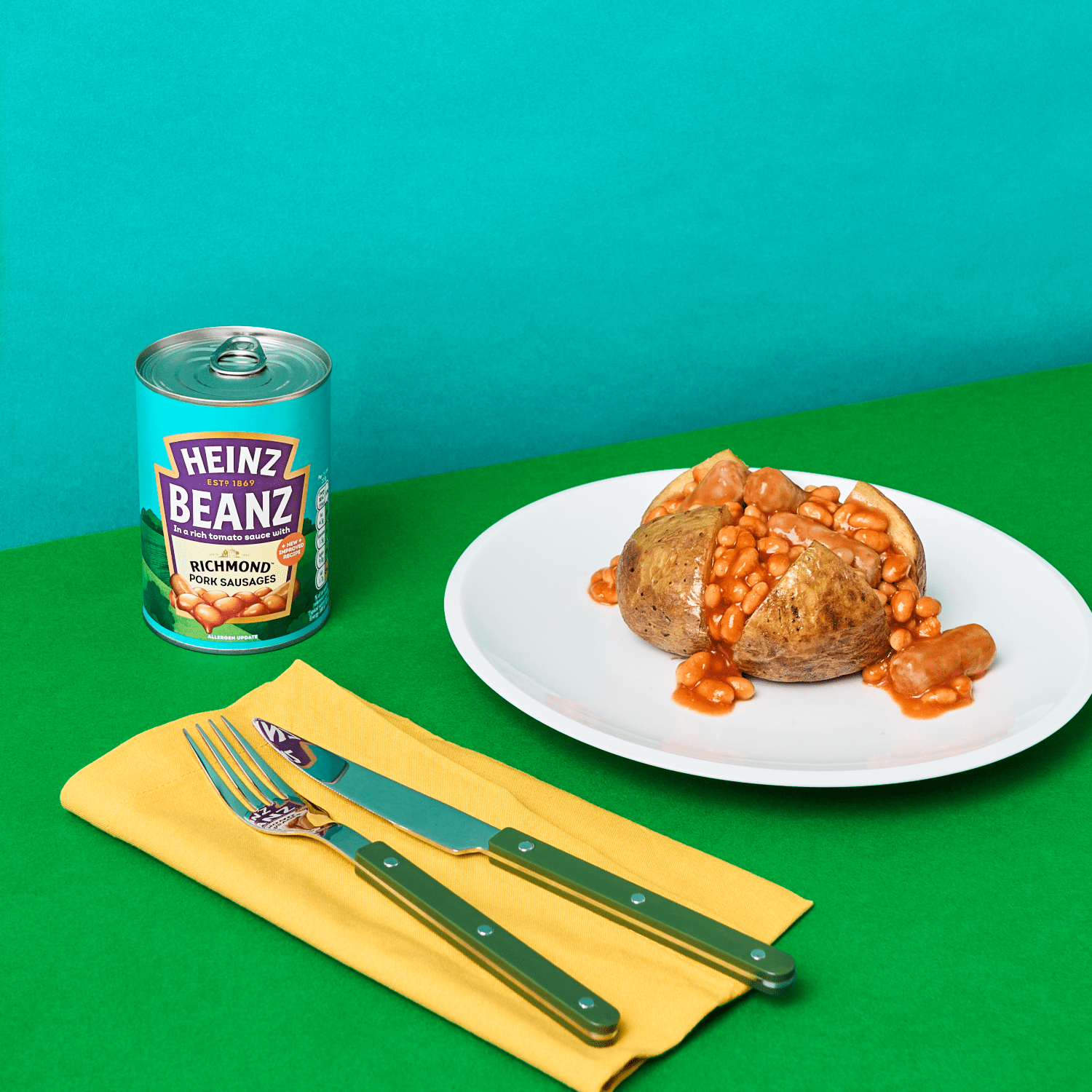 Heinz Beanz In a Rich Tomato Sauce With Richmond Pork Sausages 200g - UK Food & Drink - 5000157156037