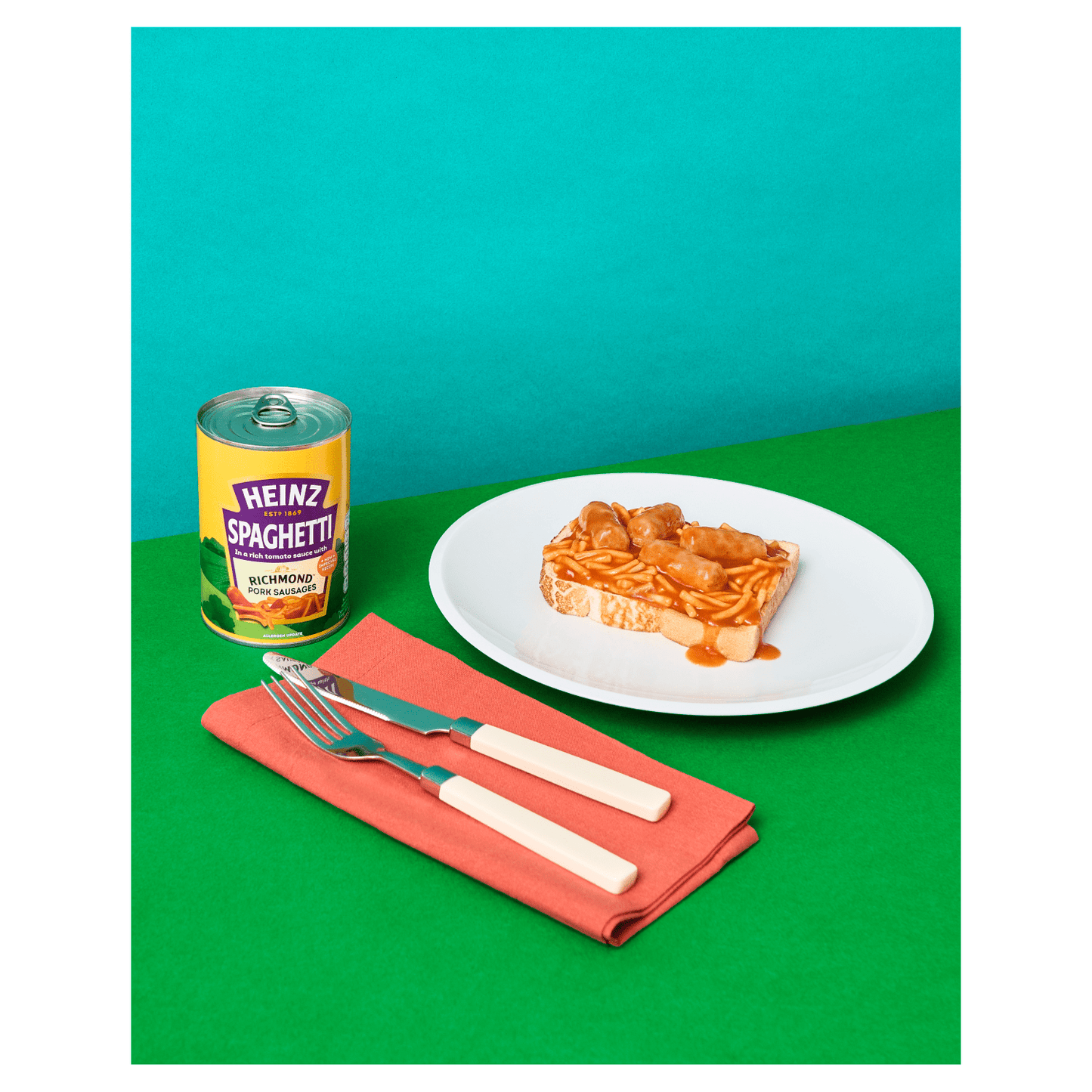 Heinz Spaghetti In a Rich Tomato Sauce With Richmond Pork Sausages 400g - UK Food & Drink - 5000157154934