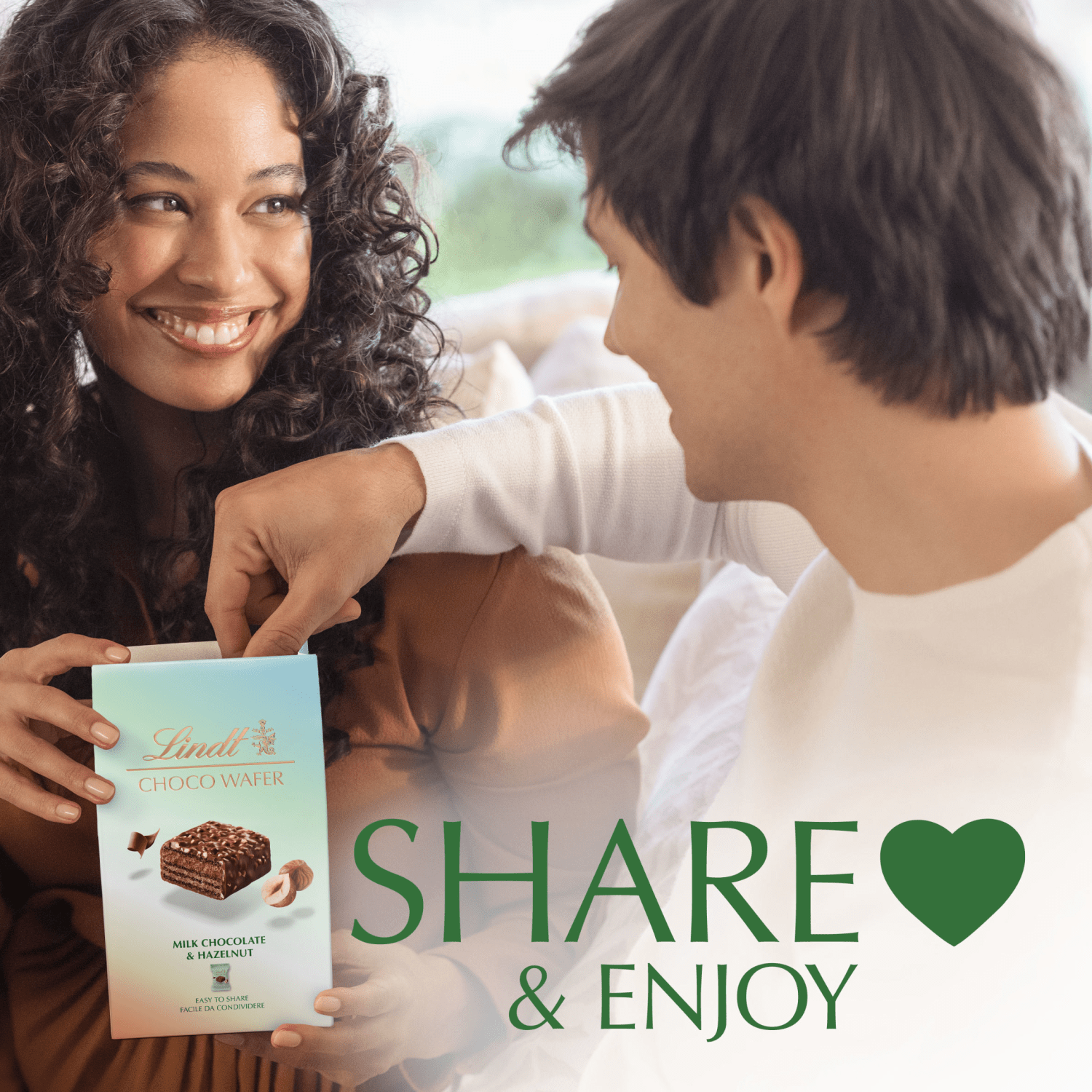 Lindt Choco Wafer Milk Chocolate & Hazelnut Sharing Box 135g - UK Food & Drink - 8003340806600